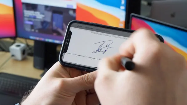 Náhled videa: podpis dokumentu v telefonu